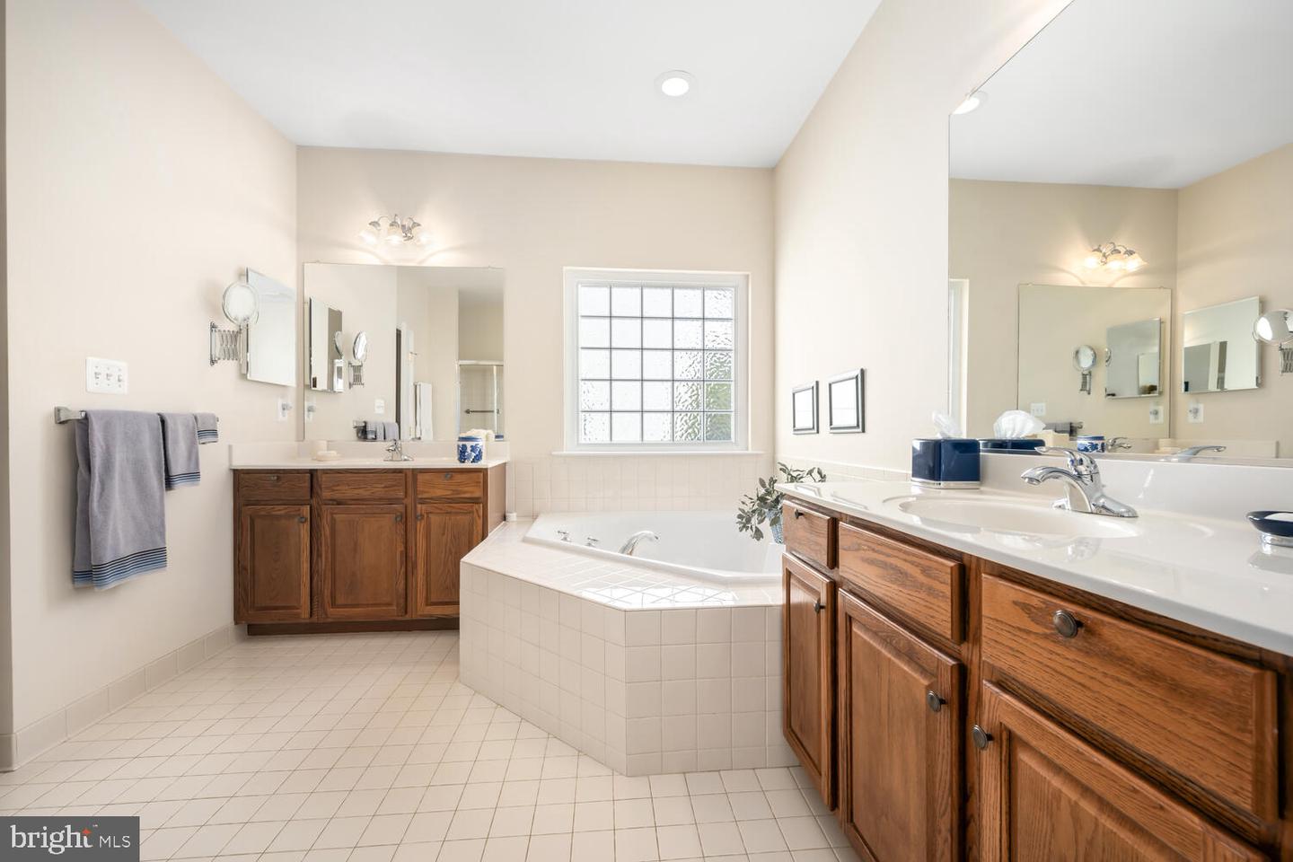 107 Encore Ct Property Photo 36
