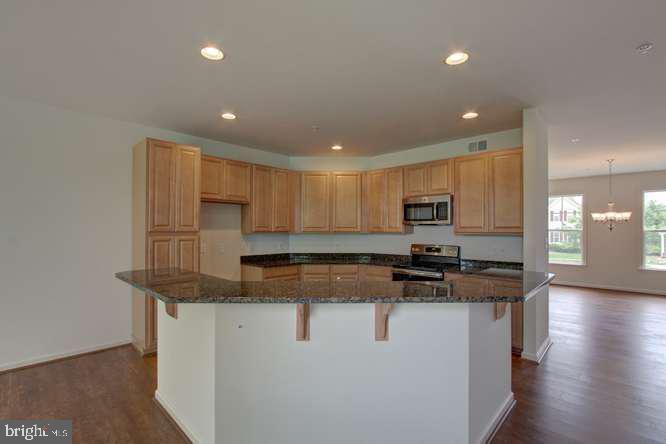 114 Queens Colony High Rd Property Photo 4