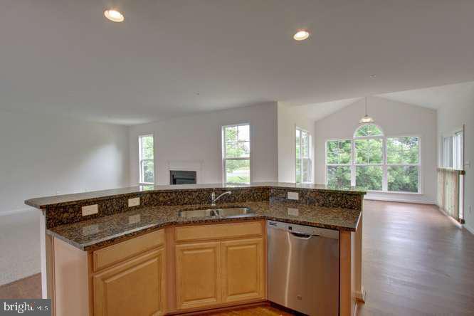 114 Queens Colony High Rd Property Photo 5