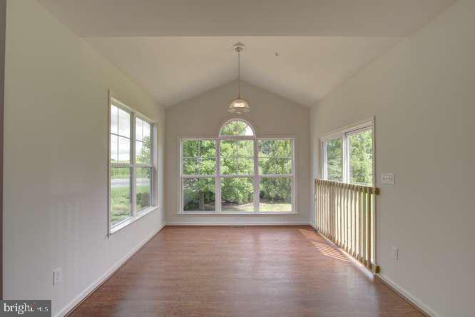 114 Queens Colony High Rd Property Photo 8