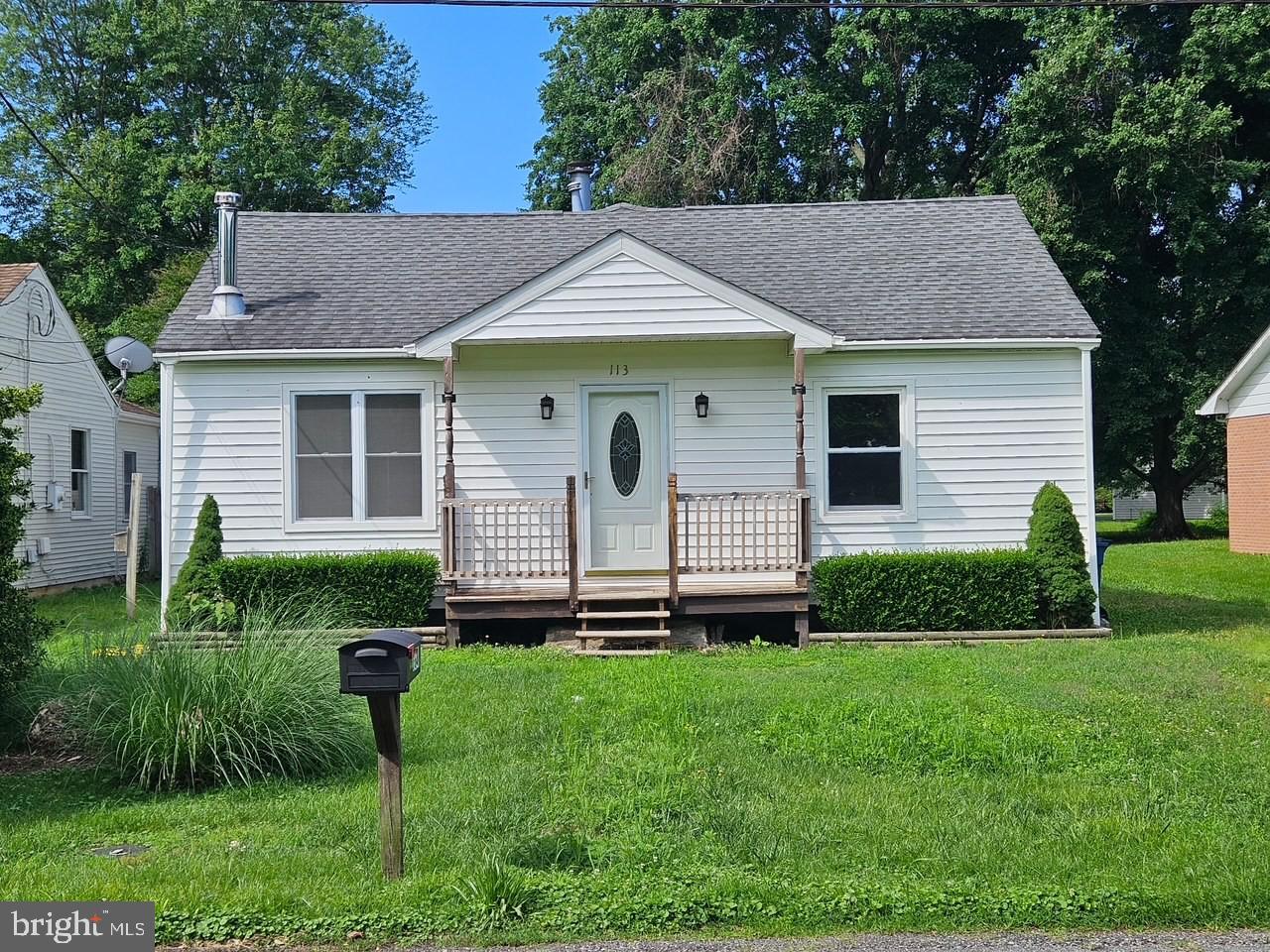 113 OLD WHARF LN Property Photo 1