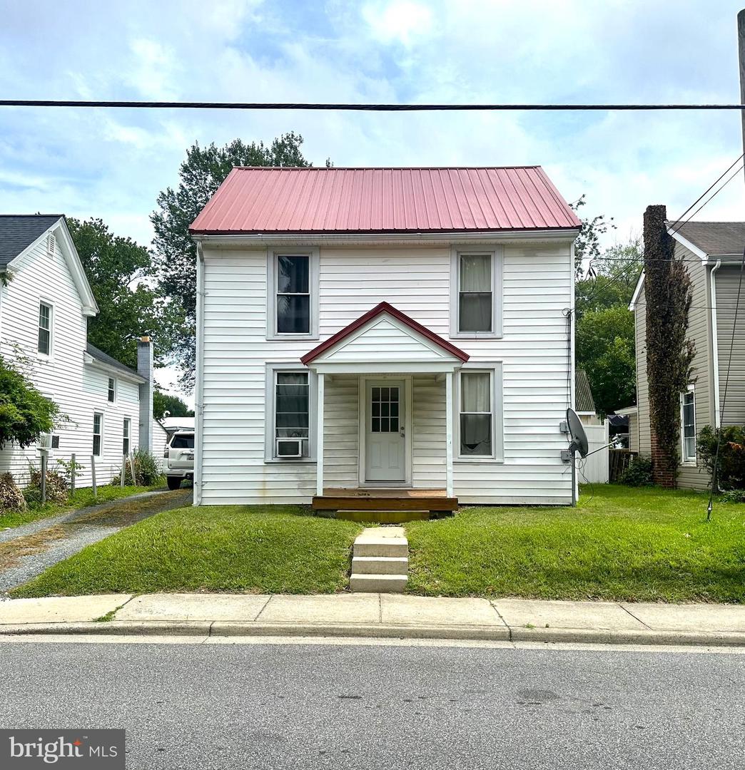 304 Main St Property Photo 1