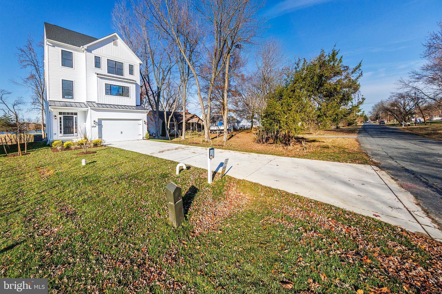 1757 Harbor Dr Property Photo 6