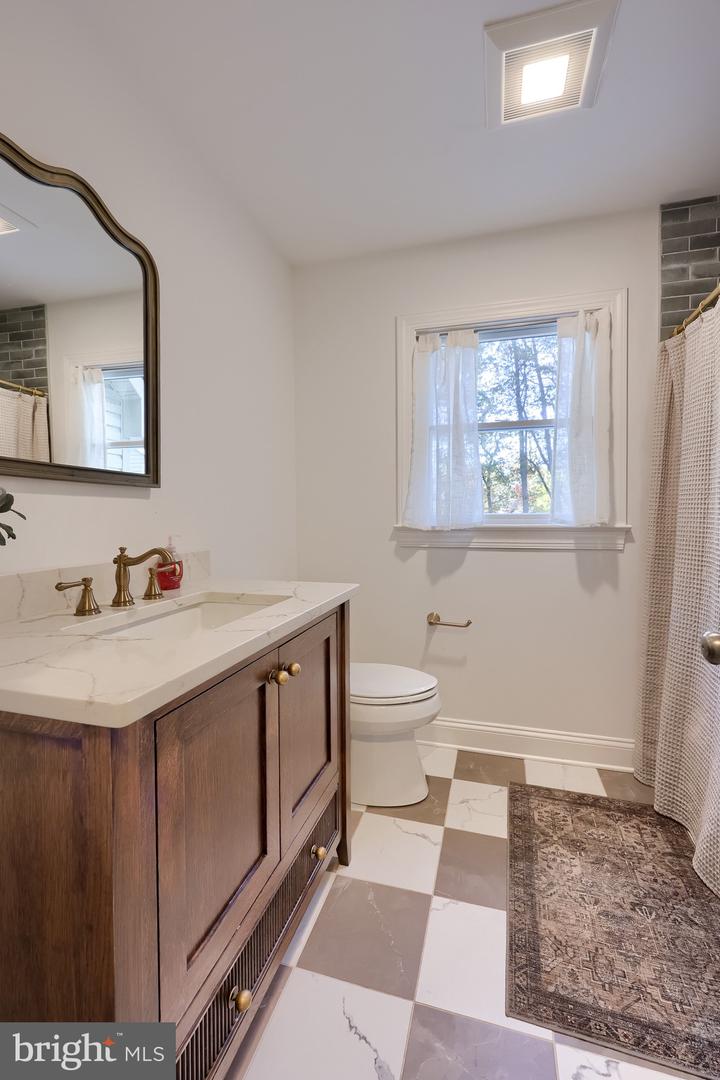530 Kennersley Farm Ln Property Photo 28