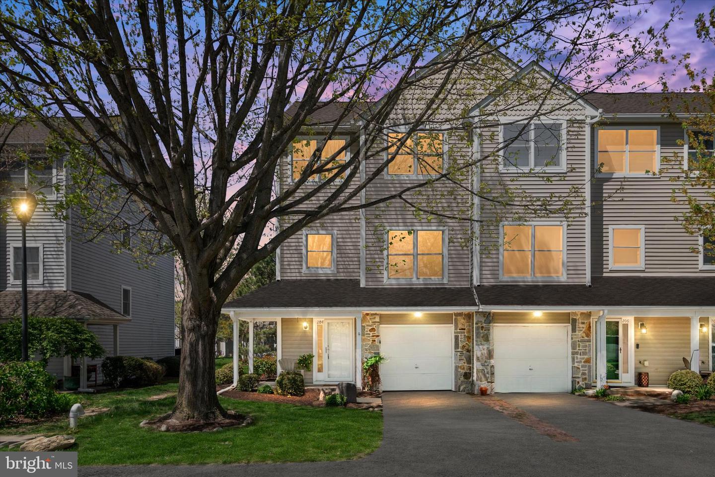 208 BLENNY LN Property Photo 1