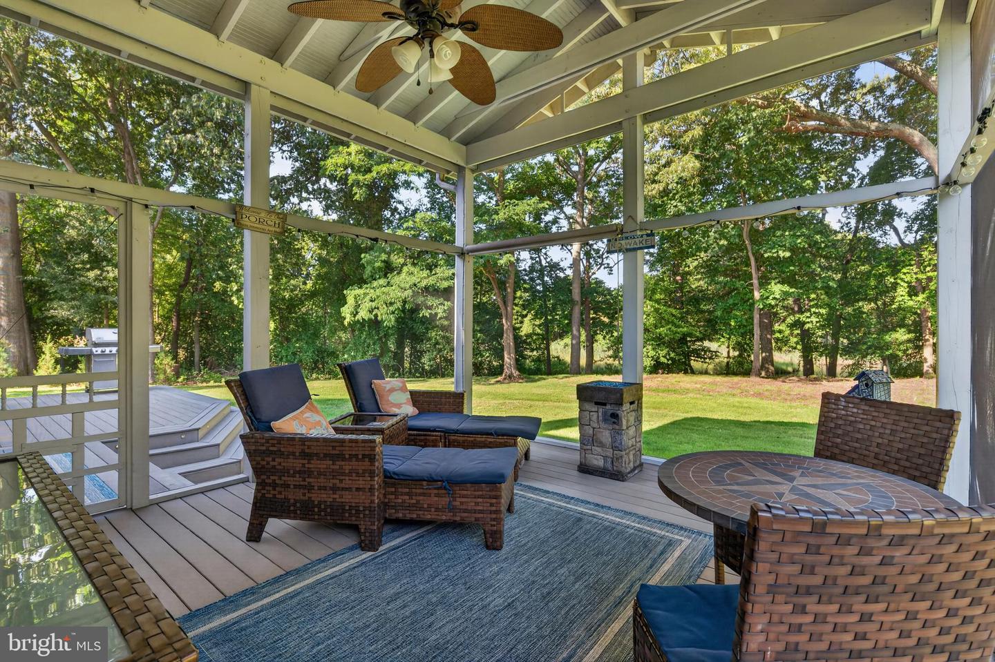 252 Harbor Ln Property Photo 8