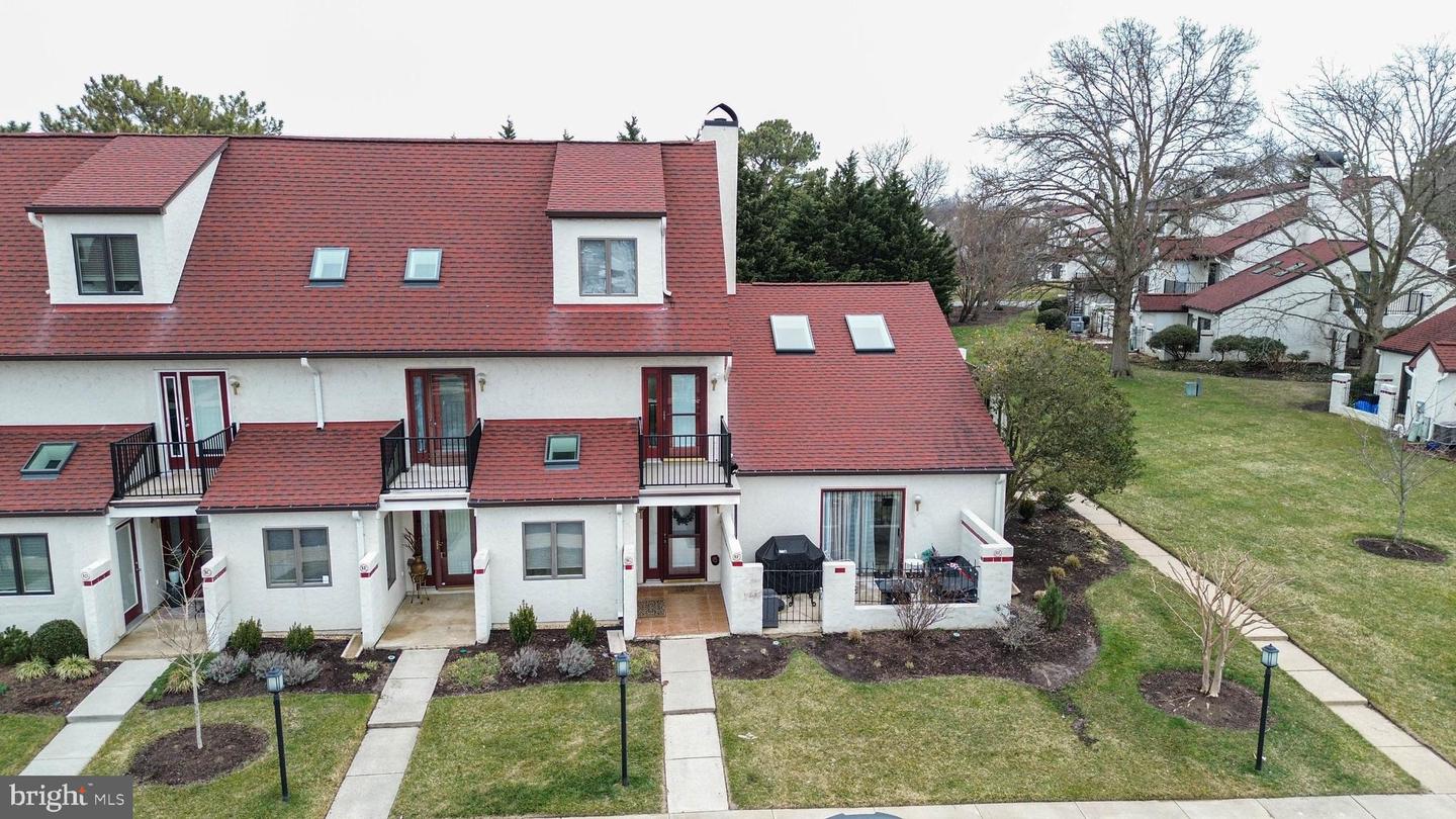 8-f Queen Victoria Way Property Photo 1