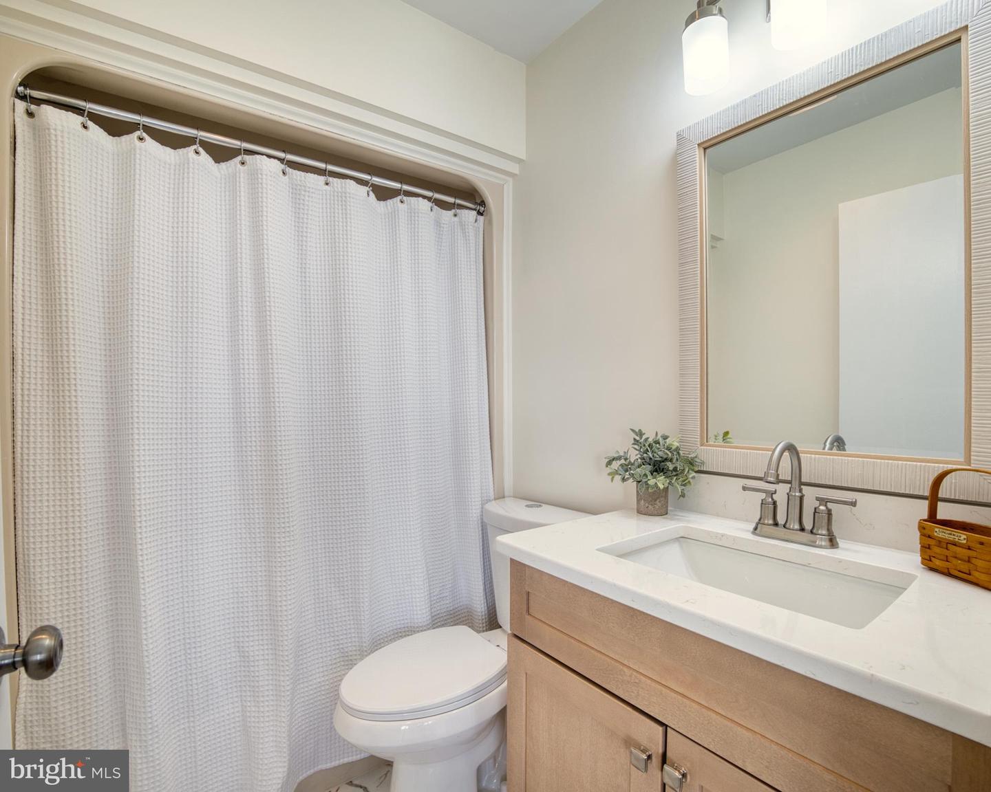 34-e Queen Anne Way Property Photo 17