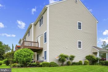 312 Blenny Ln Property Photo 5