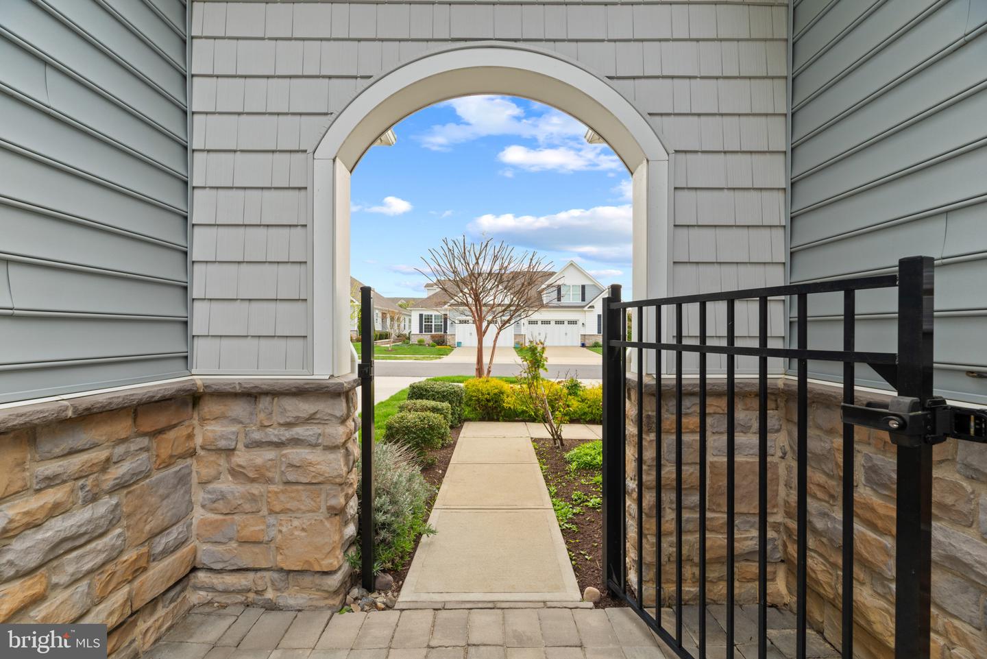 845 Moorings Cir #138 Property Photo 5