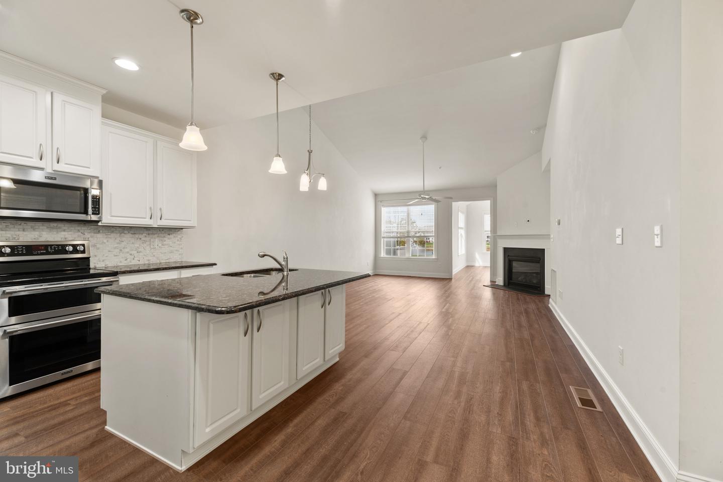 845 Moorings Cir #138 Property Photo 10