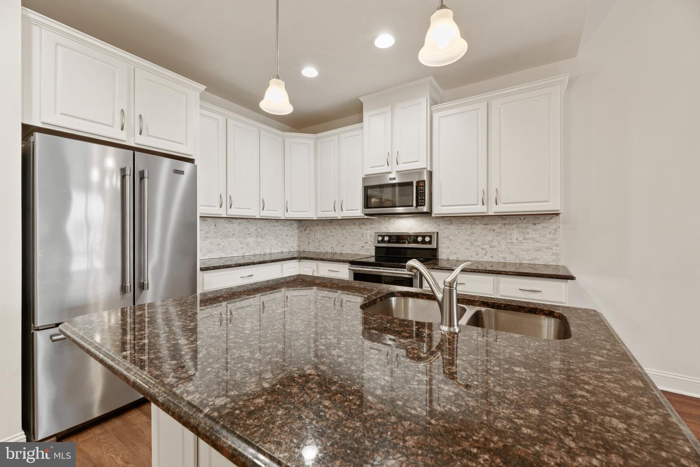 845 Moorings Cir #138 Property Photo 11