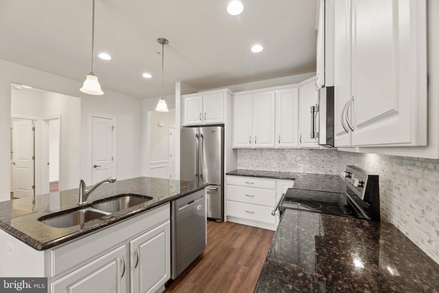 845 Moorings Cir #138 Property Photo 12