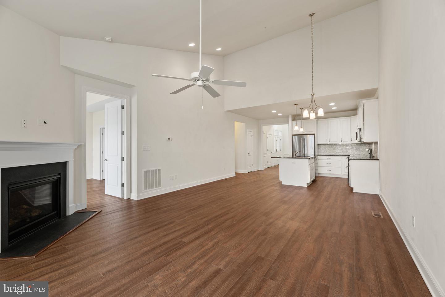 845 Moorings Cir #138 Property Photo 17