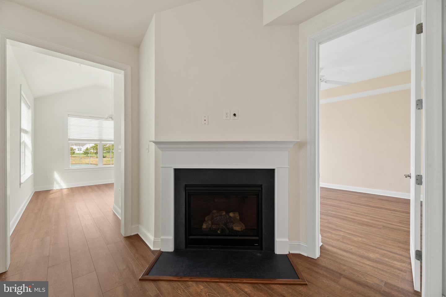 845 Moorings Cir #138 Property Photo 23