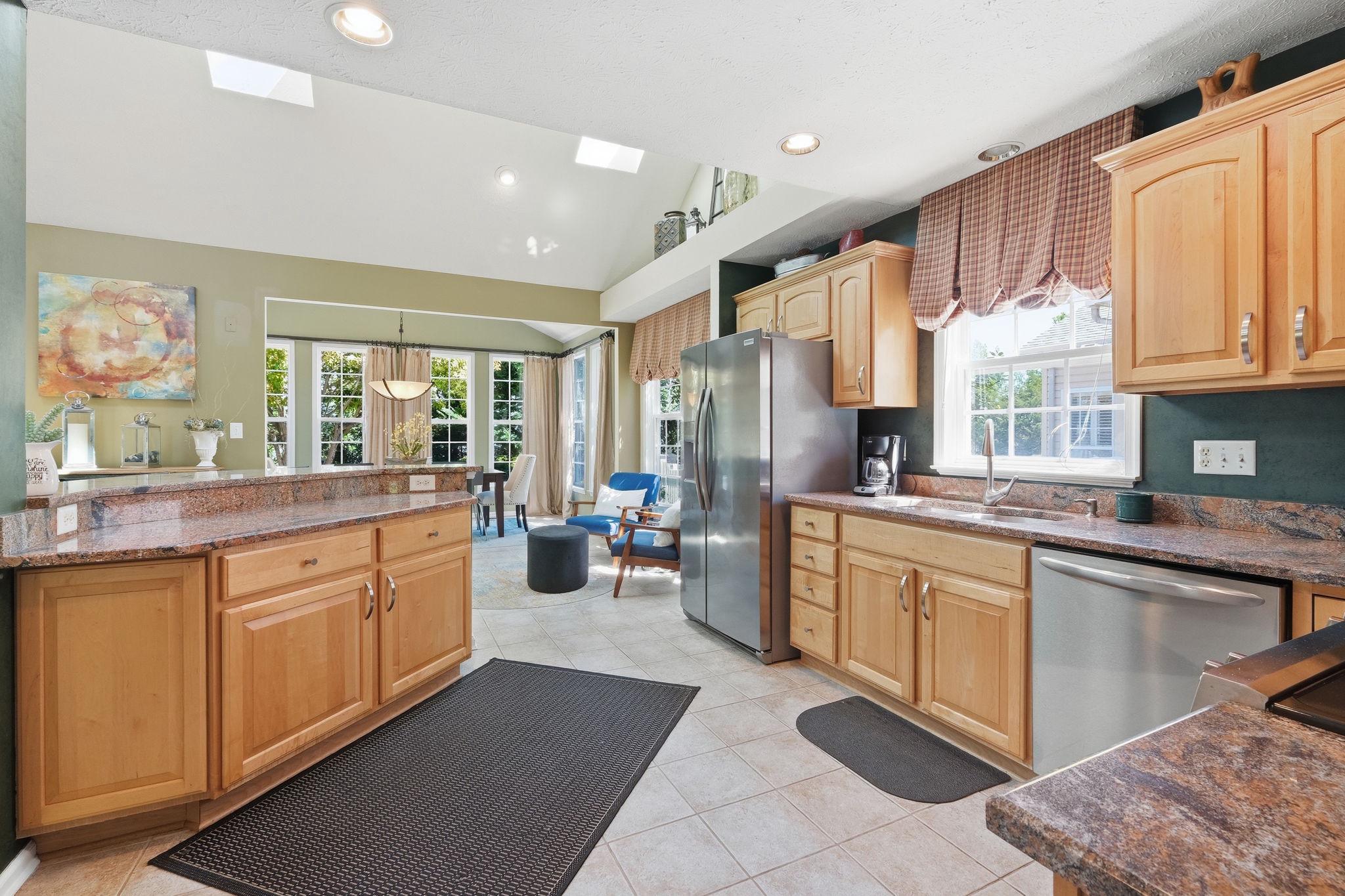 303 Creeks End Ln Property Photo 8