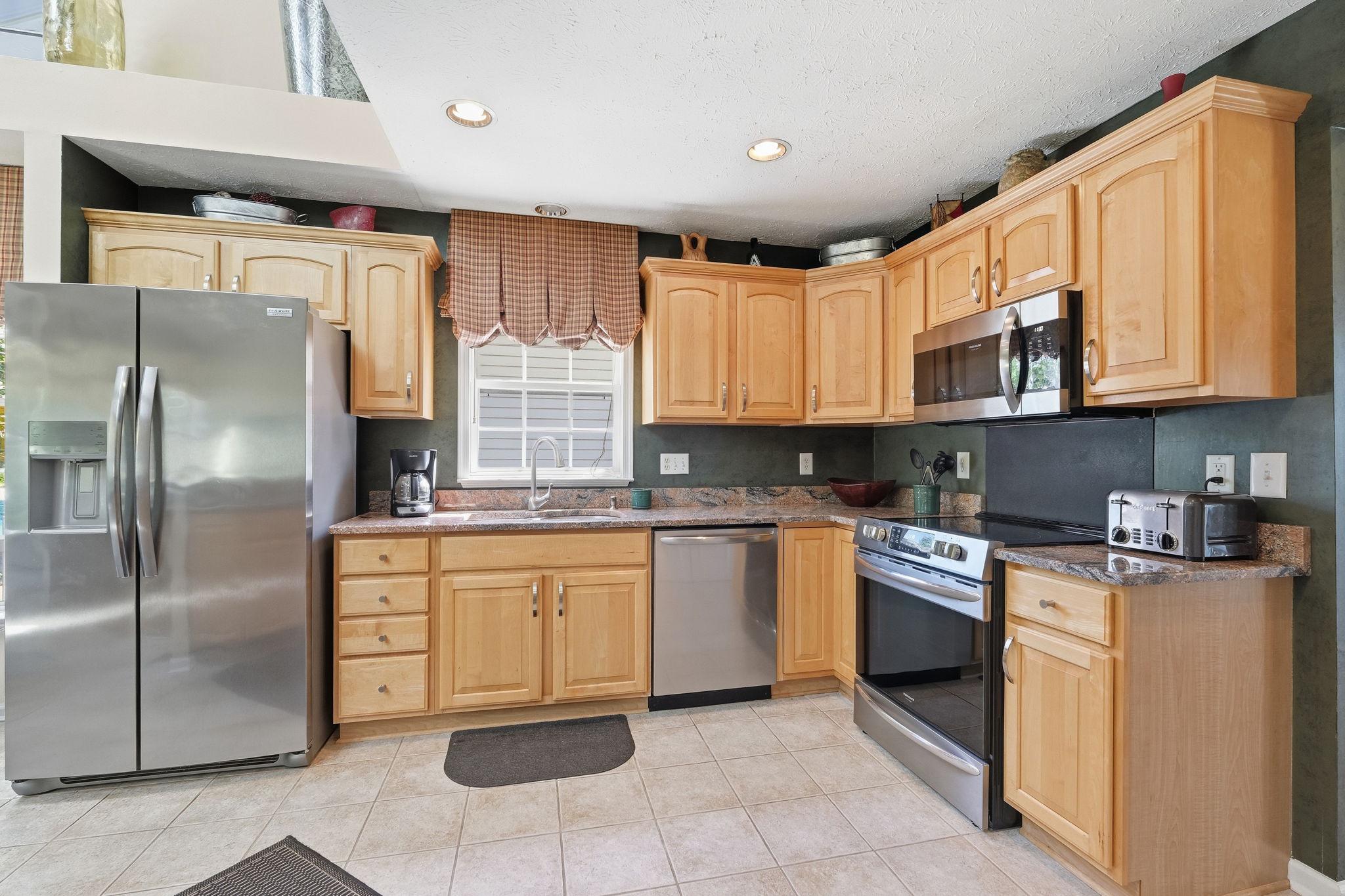 303 Creeks End Ln Property Photo 10