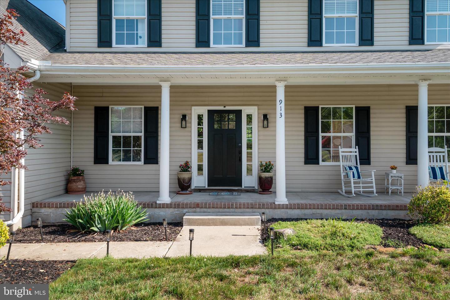 913 Clark Corners Rd Property Photo 2