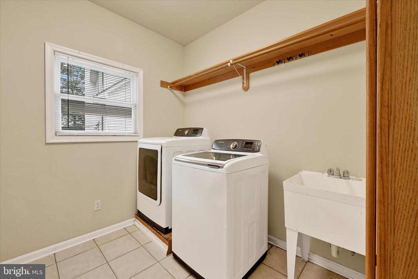 1024 Avalon Ct Property Photo 46