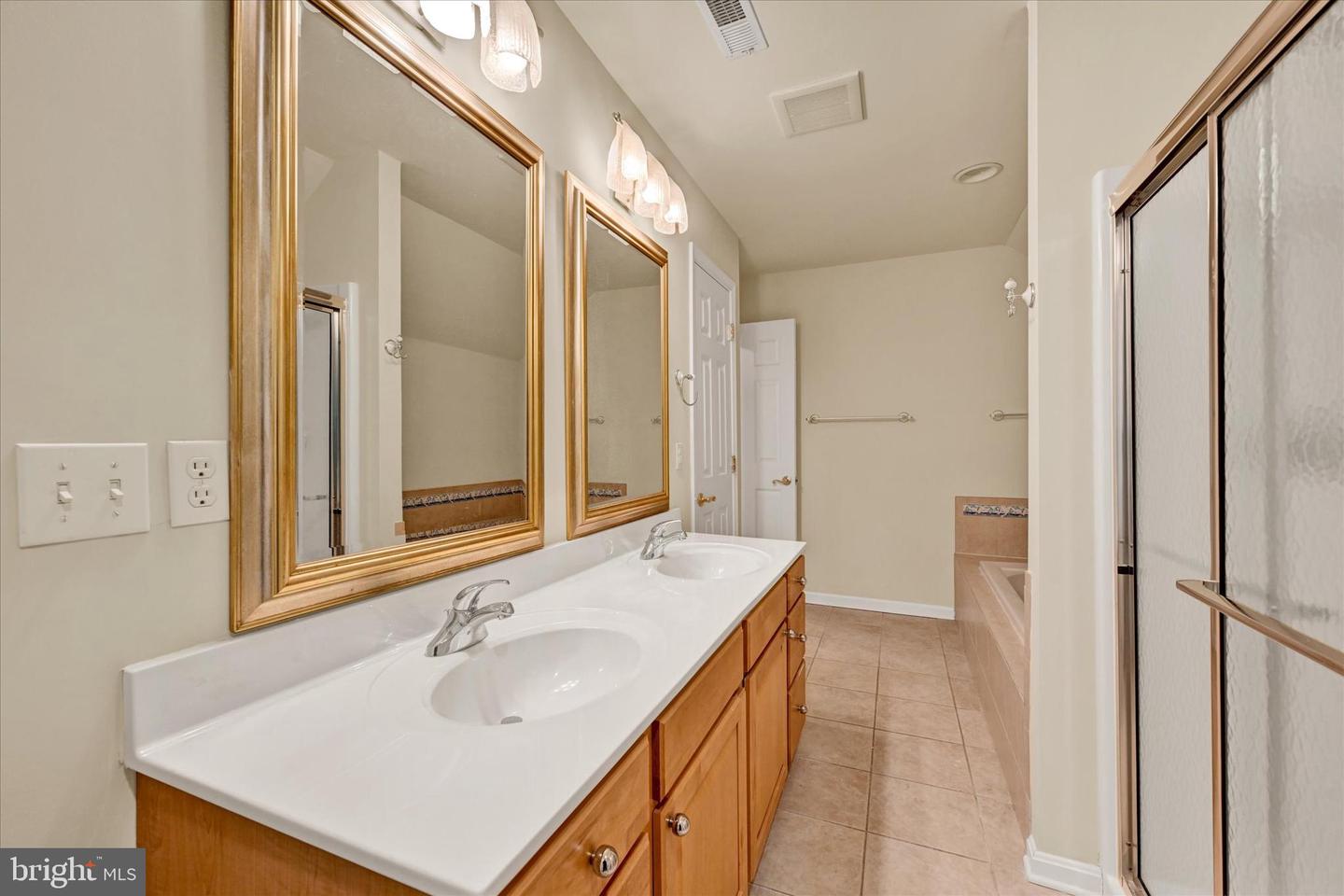 1024 Avalon Ct Property Photo 55