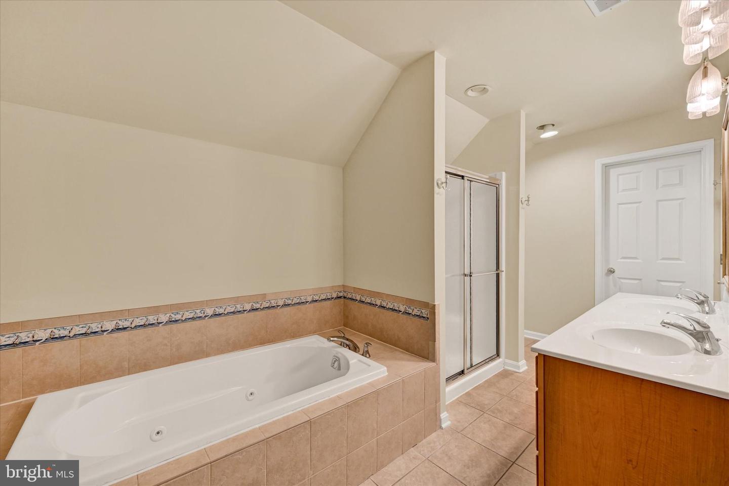 1024 Avalon Ct Property Photo 57