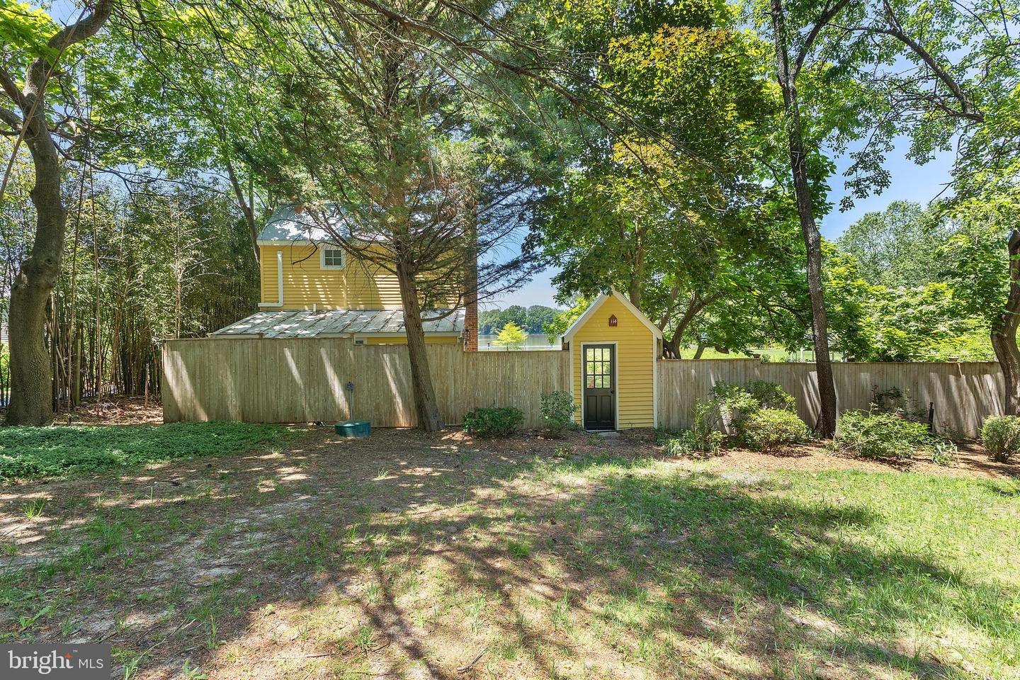 114 Front St Property Photo 35