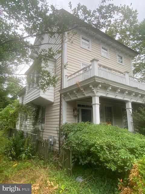 107 2nd St Property Photo 1