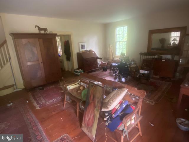 107 2nd St Property Photo 2