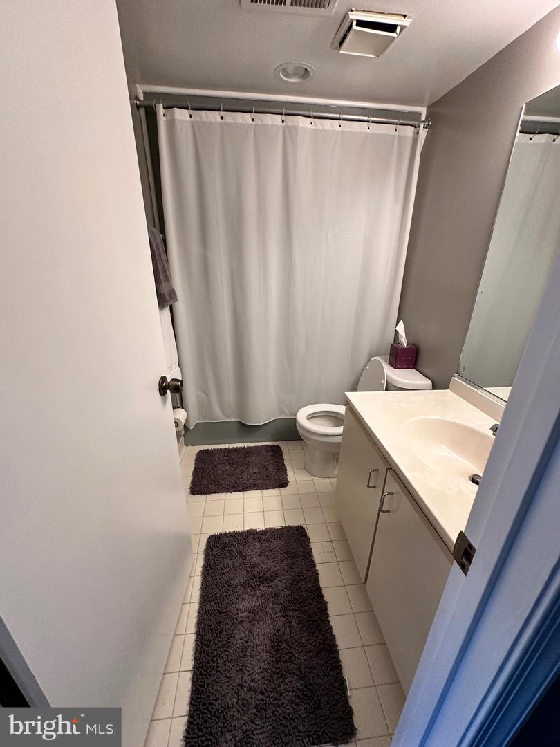 9-e Queen Victoria Way Property Photo 16