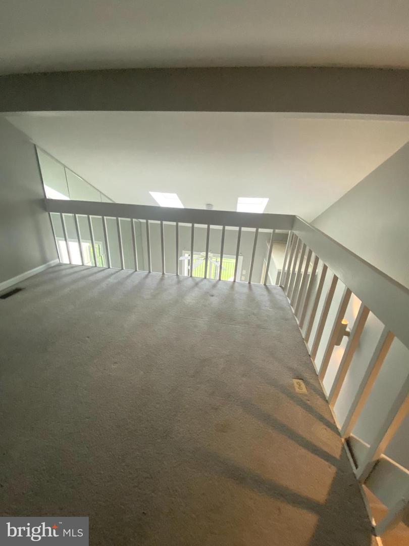 9-e Queen Victoria Way Property Photo 23