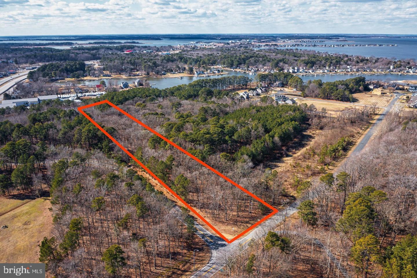715 Winchester Creek Rd Property Photo 4