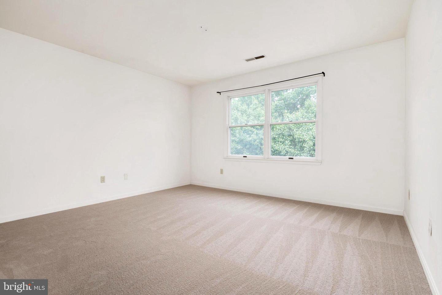 2004 Bridgepointe Dr Property Photo 24