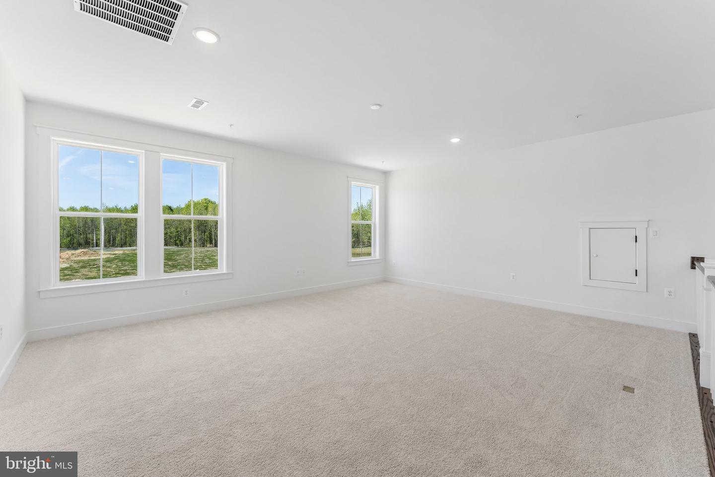 323 Kingfisher Ln Property Photo 23