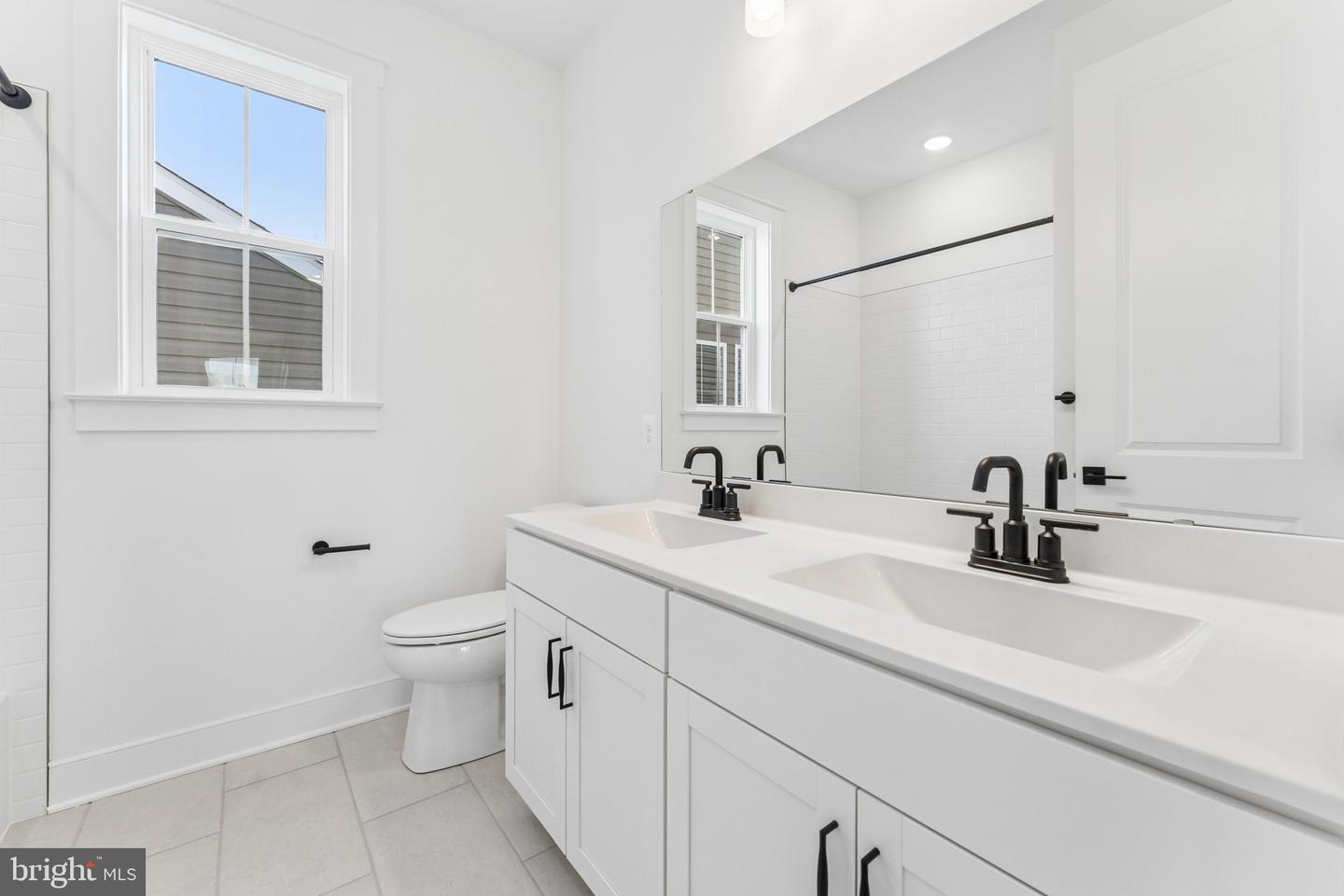 323 Kingfisher Ln Property Photo 24