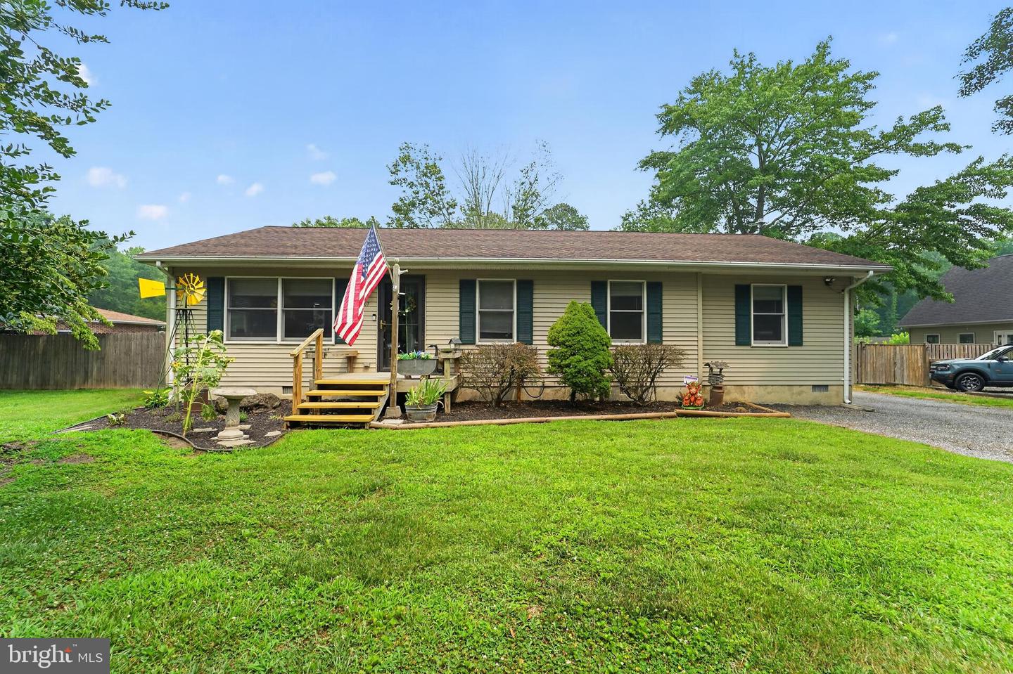 407 SAWMILL LN