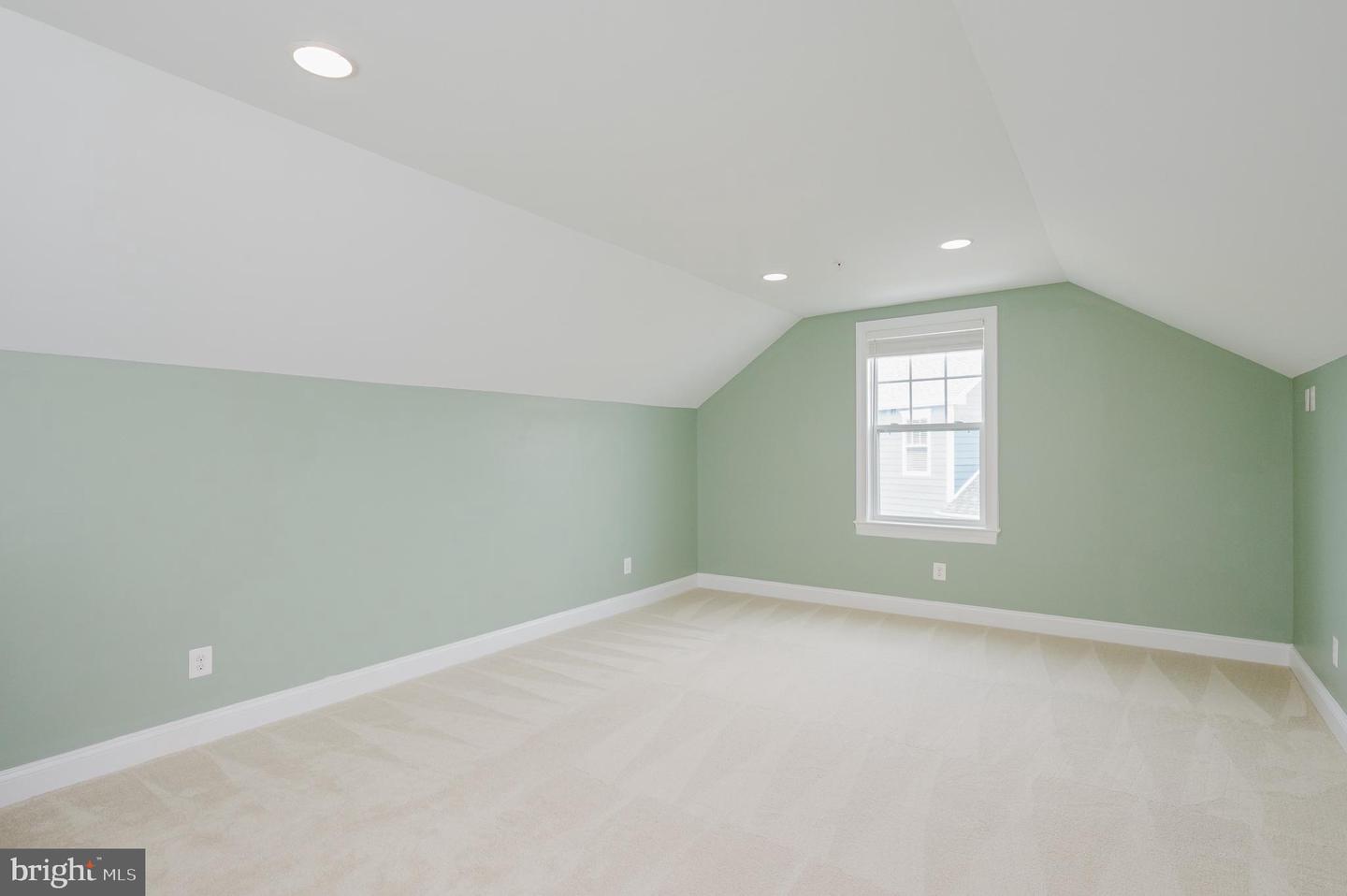 207 Thomas White Blvd Property Photo 23