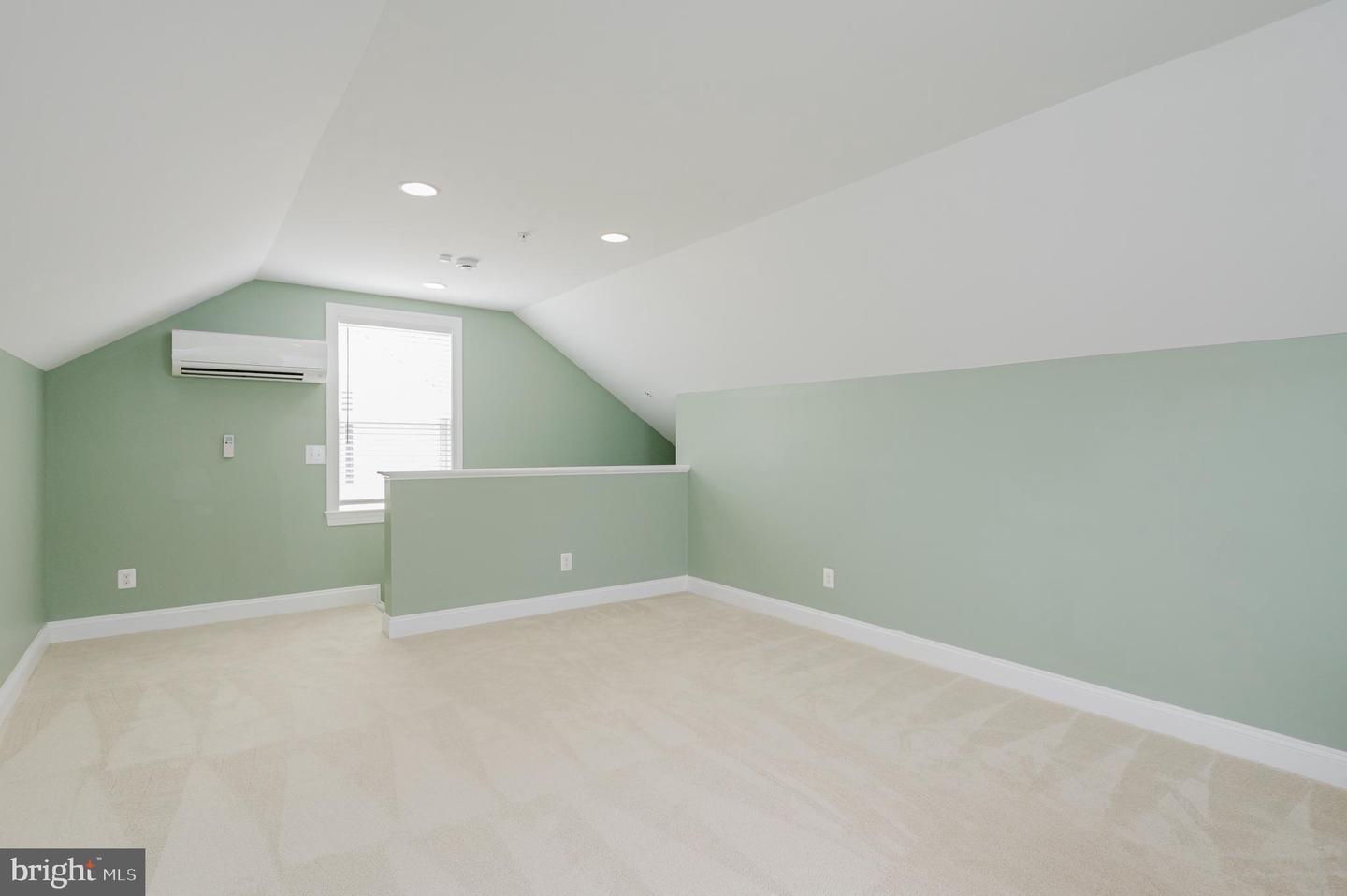207 Thomas White Blvd Property Photo 24