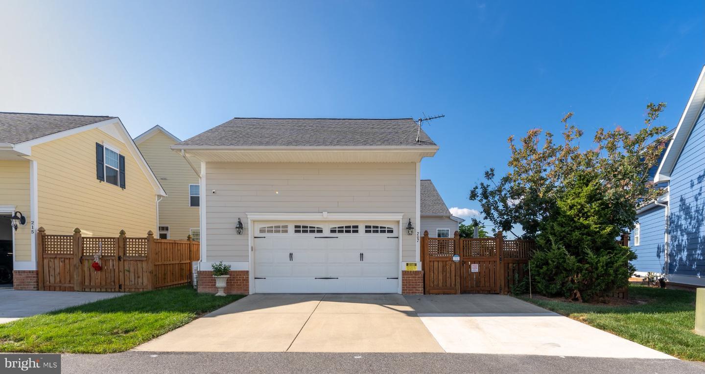 207 Thomas White Blvd Property Photo 44