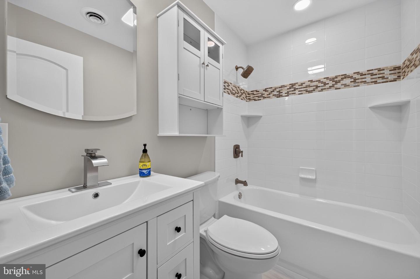 4300 Main Property Photo 15