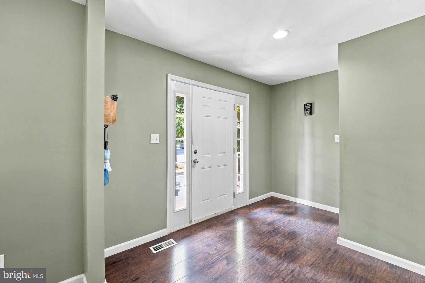 452 Timber Ln Property Photo 3