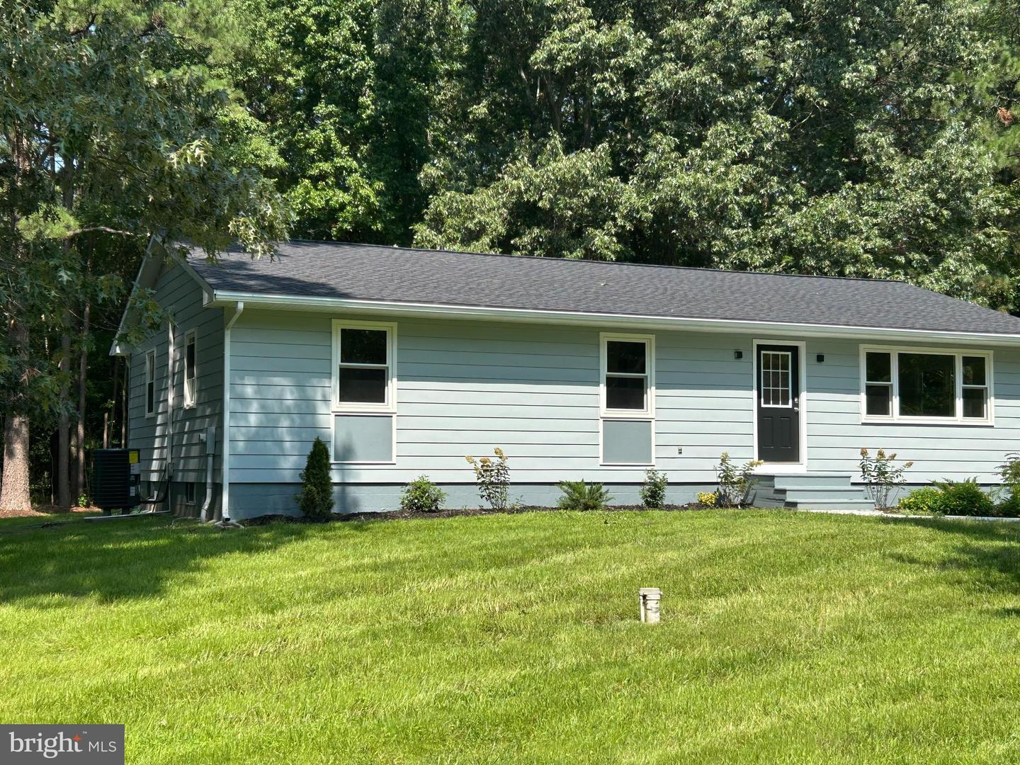 125 Forest Rd Property Photo 2