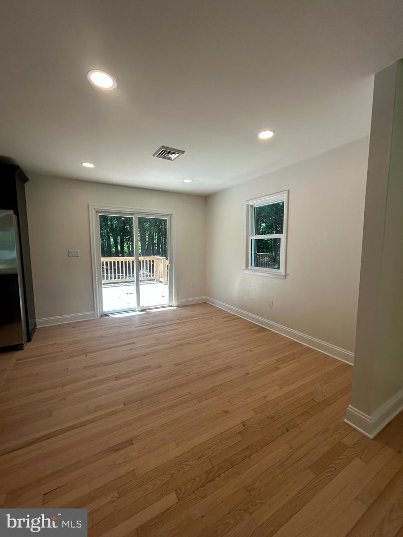 125 Forest Rd Property Photo 12