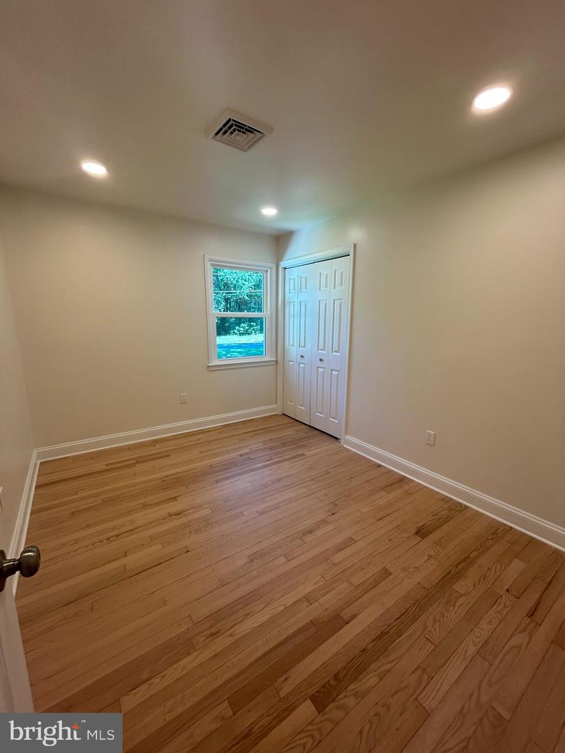125 Forest Rd Property Photo 16