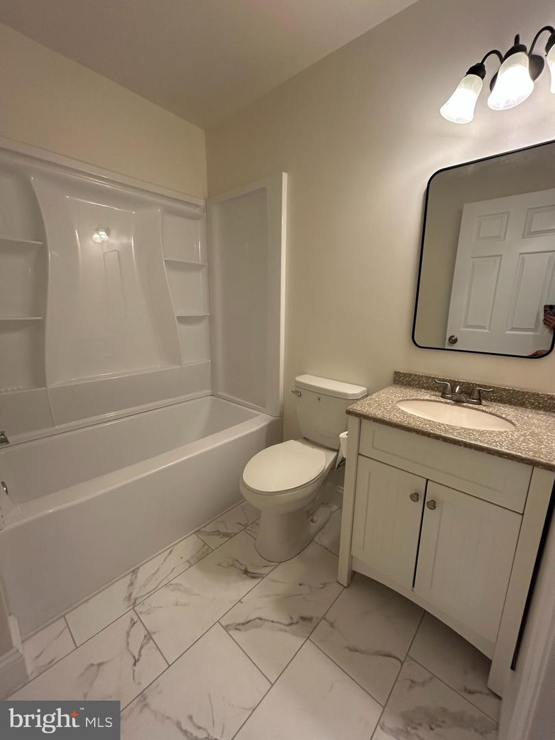 125 Forest Rd Property Photo 18