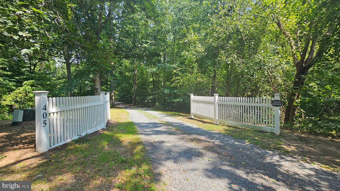 405 Rings End Rd Property Photo 1