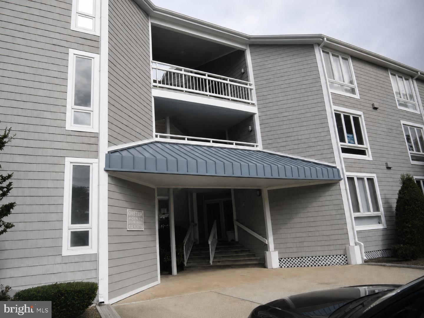 114 Oyster Cove Dr #1c Property Photo 1