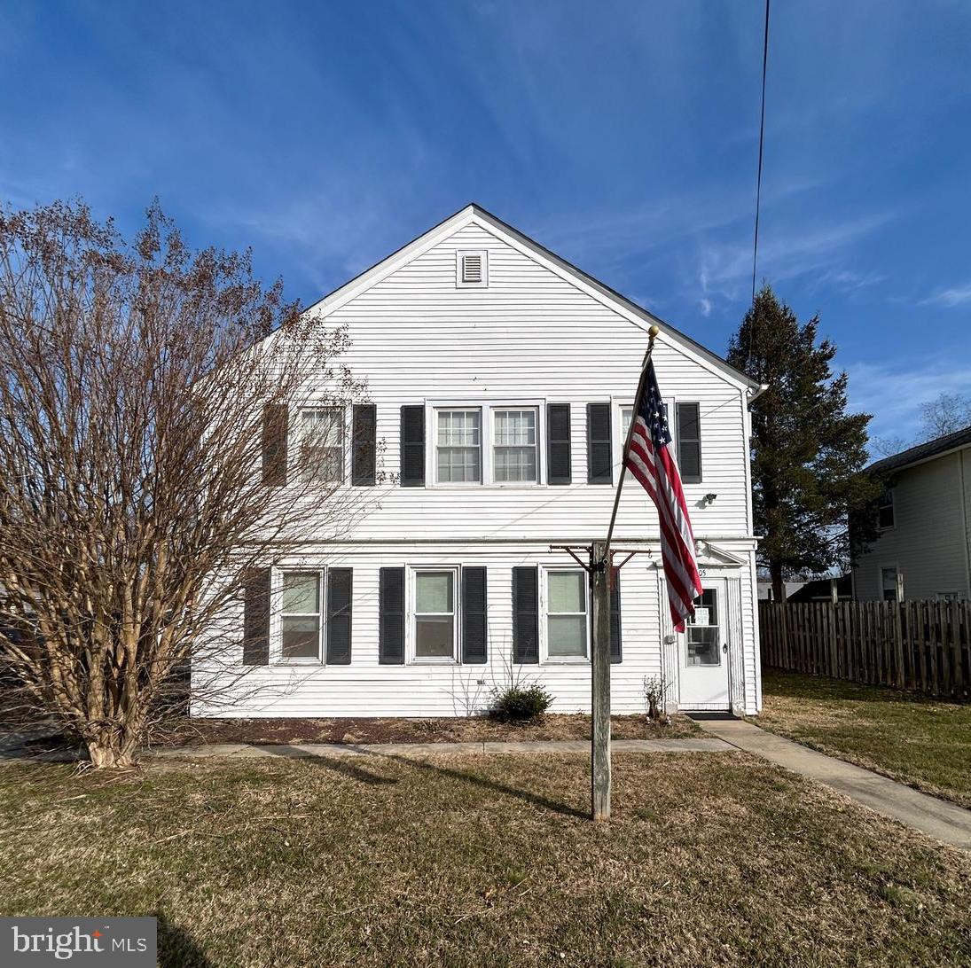 305 E Water St Property Photo 2