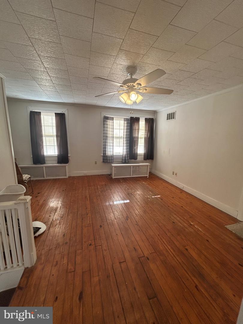 305 E Water St Property Photo 11