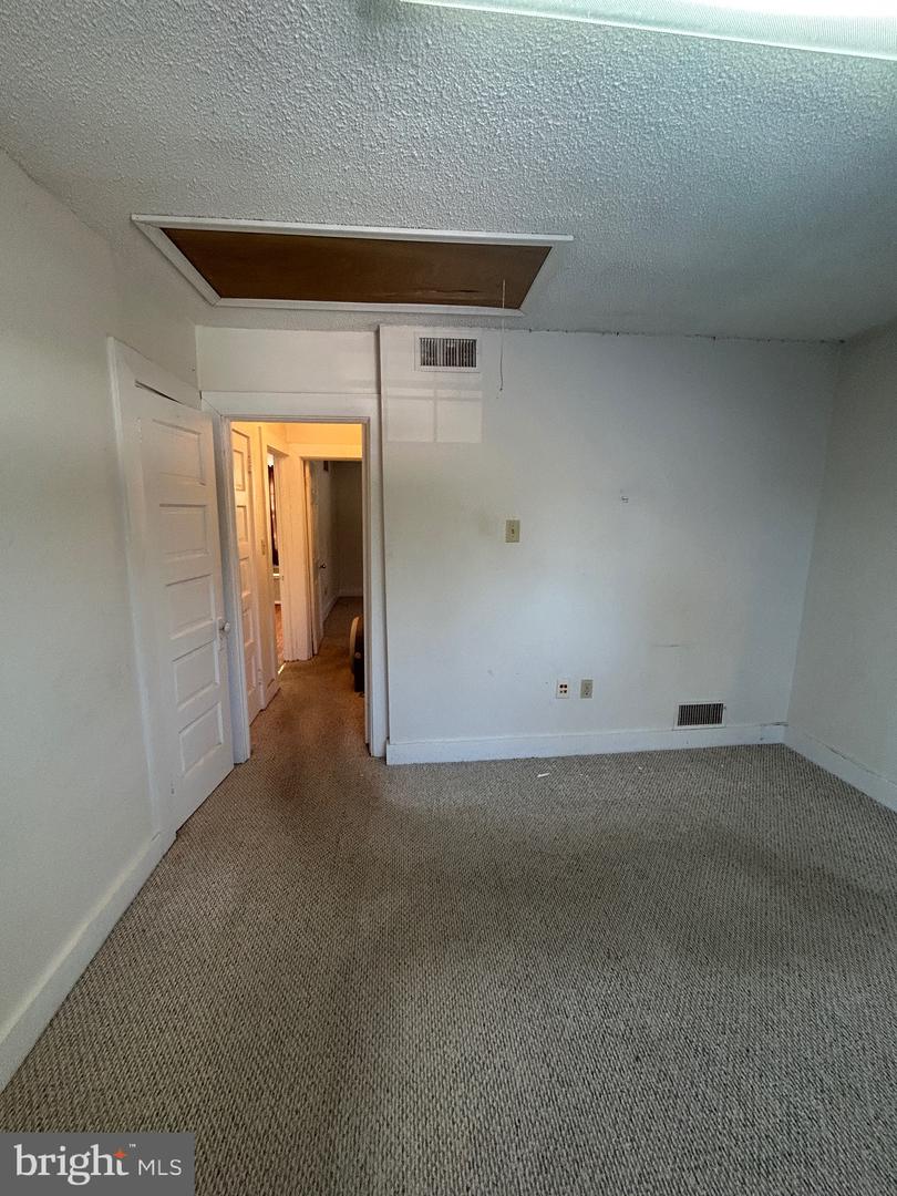 305 E Water St Property Photo 16
