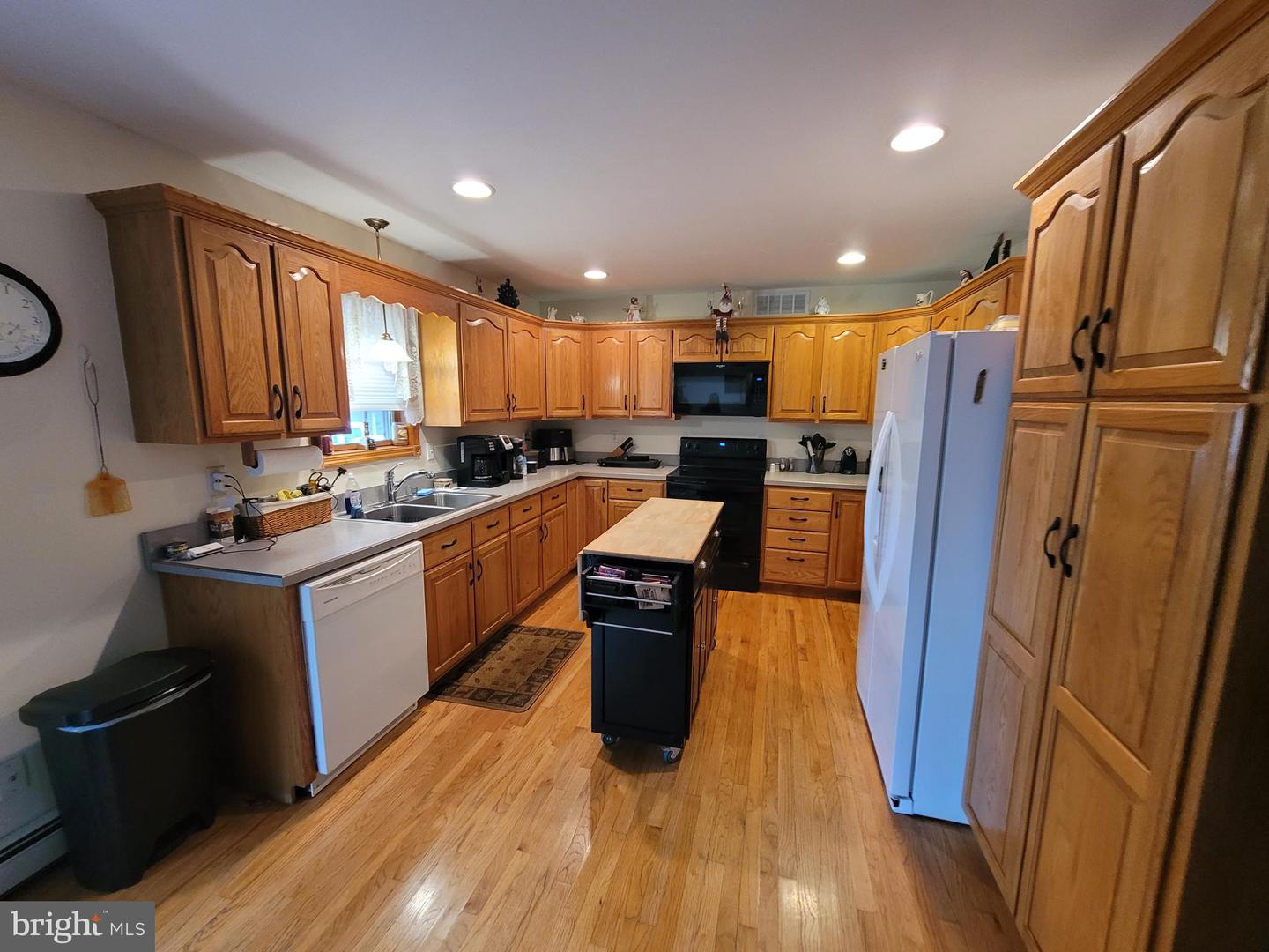2321 Millington Property Photo 4